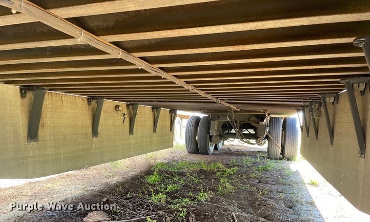 image for item DN4668 2001 Manac 48TAV  dry van trailer