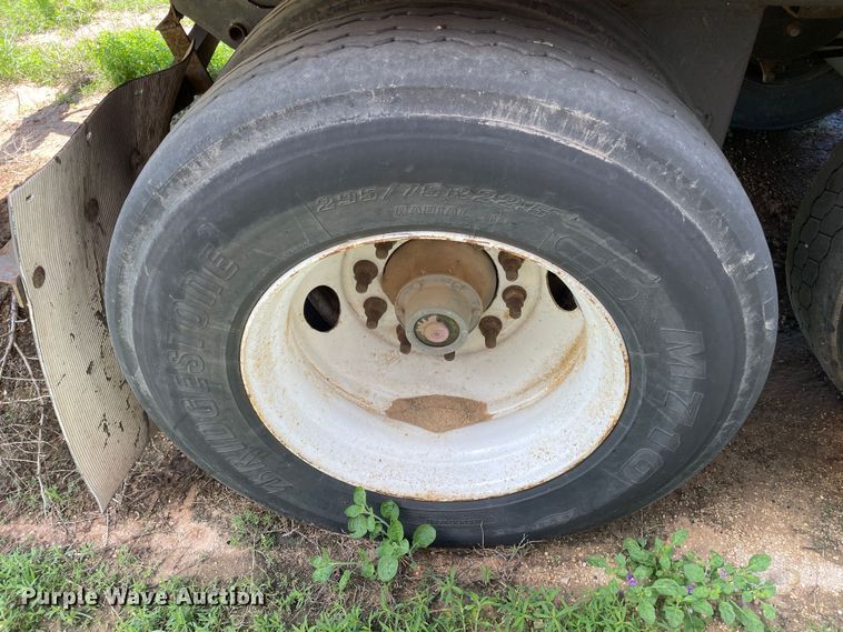 image for item DN4668 2001 Manac 48TAV  dry van trailer