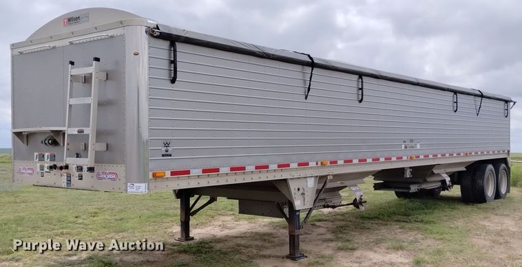 image for item DN6492 2011 Wilson DWH-551PW  grain trailer