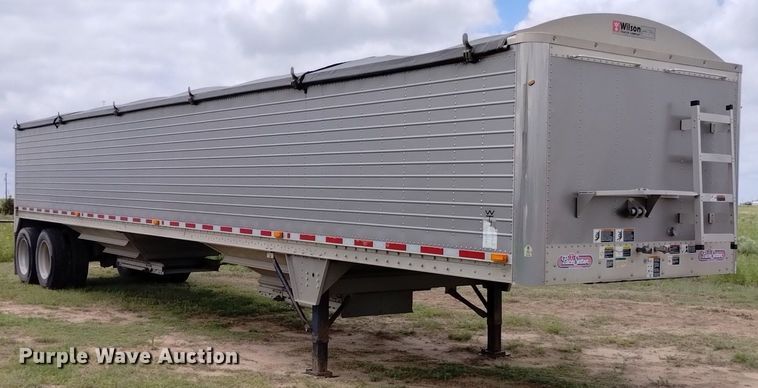 image for item DN6492 2011 Wilson DWH-551PW  grain trailer