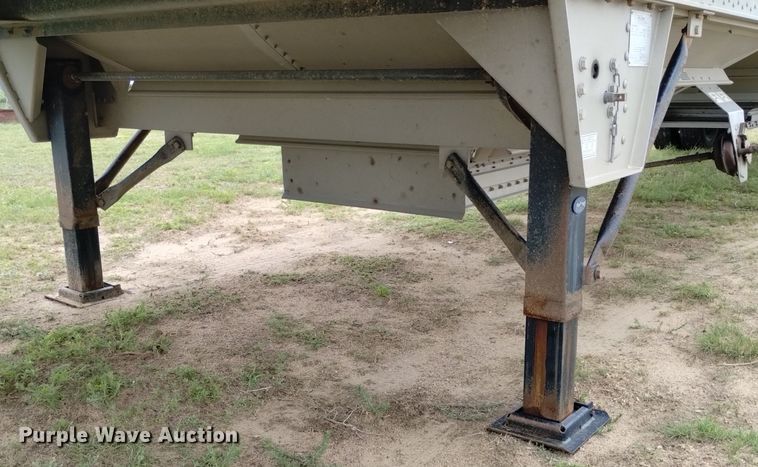 image for item DN6492 2011 Wilson DWH-551PW  grain trailer