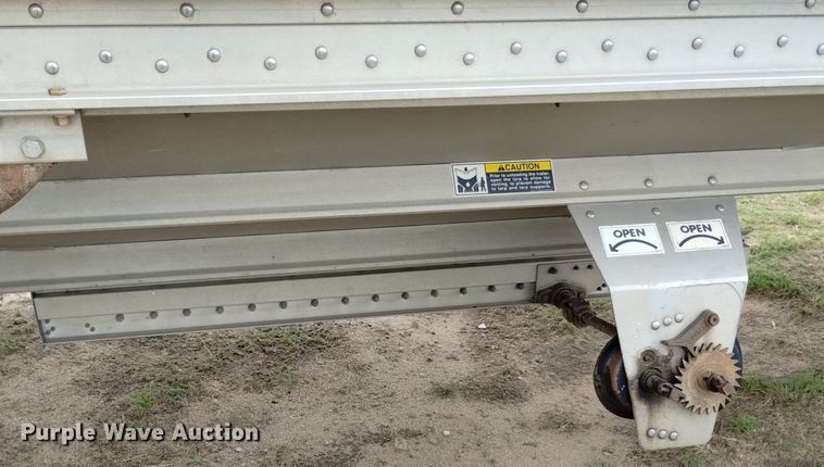 image for item DN6492 2011 Wilson DWH-551PW  grain trailer