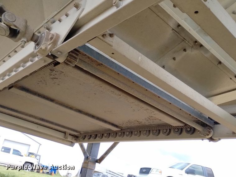 image for item DN6492 2011 Wilson DWH-551PW  grain trailer