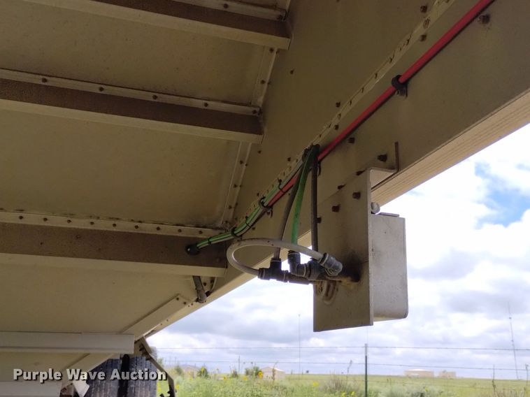 image for item DN6492 2011 Wilson DWH-551PW  grain trailer