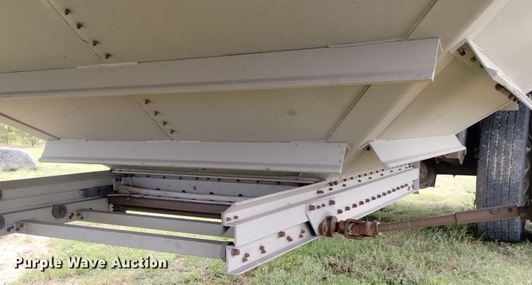 image for item DN6492 2011 Wilson DWH-551PW  grain trailer