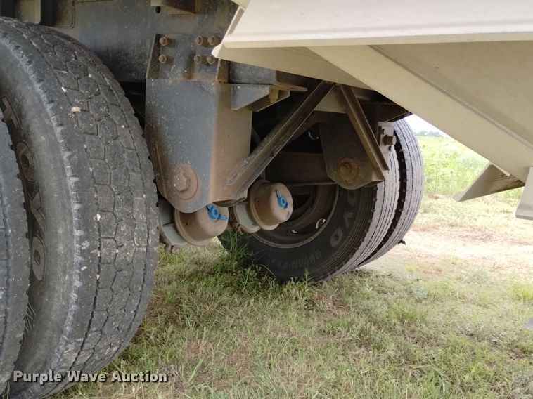 image for item DN6492 2011 Wilson DWH-551PW  grain trailer