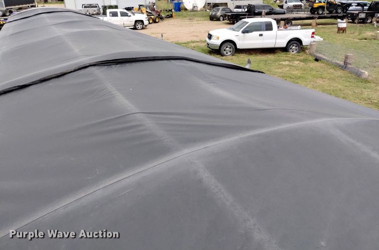 image for item DN6492 2011 Wilson DWH-551PW  grain trailer