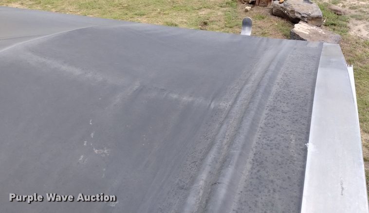 image for item DN6492 2011 Wilson DWH-551PW  grain trailer