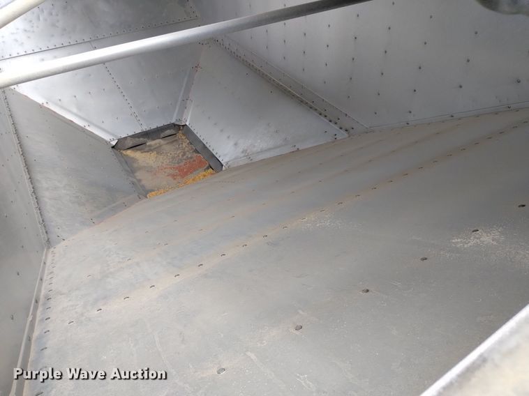 image for item DN6492 2011 Wilson DWH-551PW  grain trailer