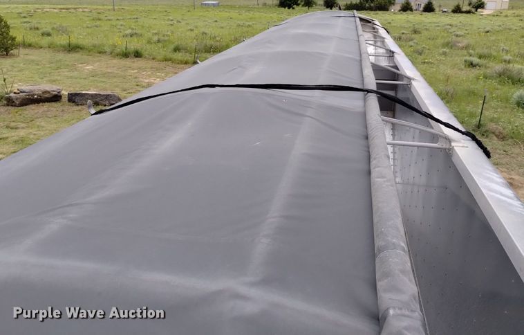 image for item DN6492 2011 Wilson DWH-551PW  grain trailer