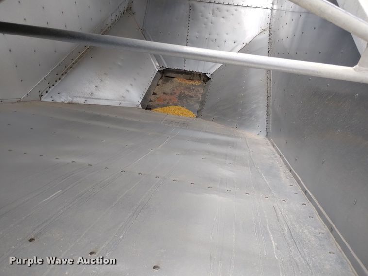 image for item DN6492 2011 Wilson DWH-551PW  grain trailer