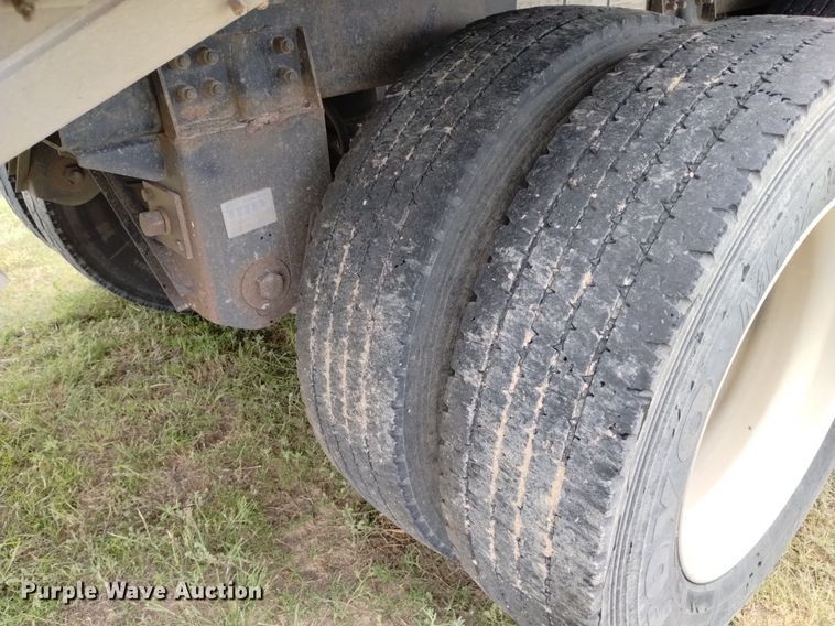 image for item DN6492 2011 Wilson DWH-551PW  grain trailer