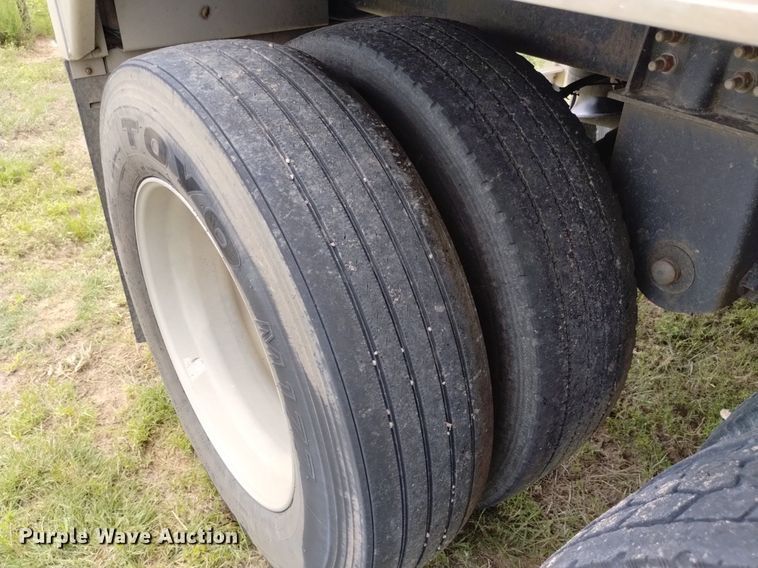 image for item DN6492 2011 Wilson DWH-551PW  grain trailer