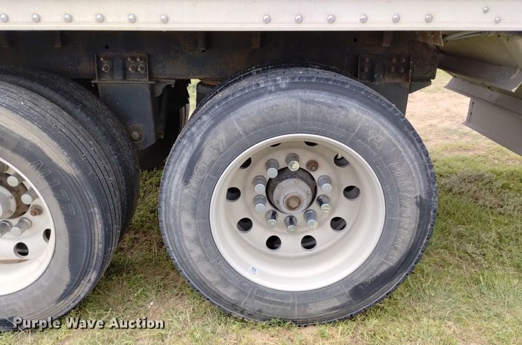 image for item DN6492 2011 Wilson DWH-551PW  grain trailer