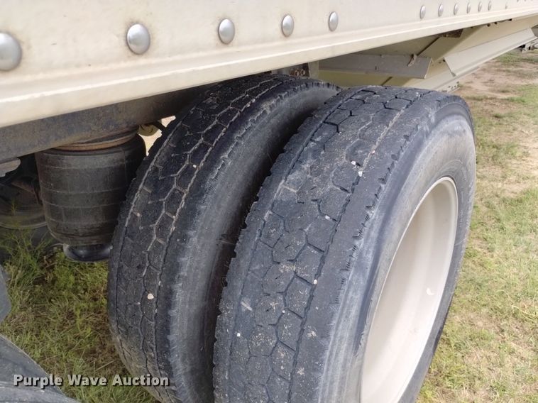 image for item DN6492 2011 Wilson DWH-551PW  grain trailer