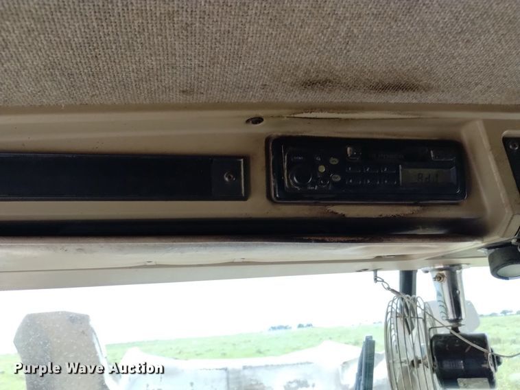 image for item DN6493 1999 Kenworth T800  semi truck