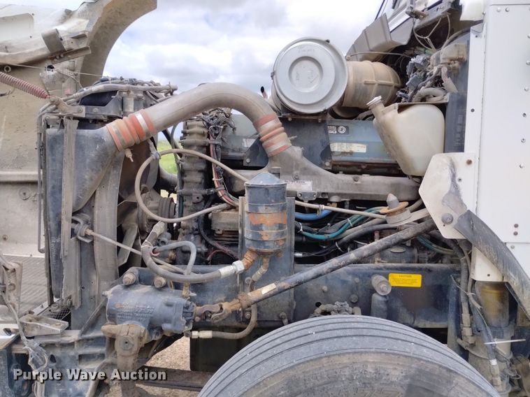 image for item DN6493 1999 Kenworth T800  semi truck