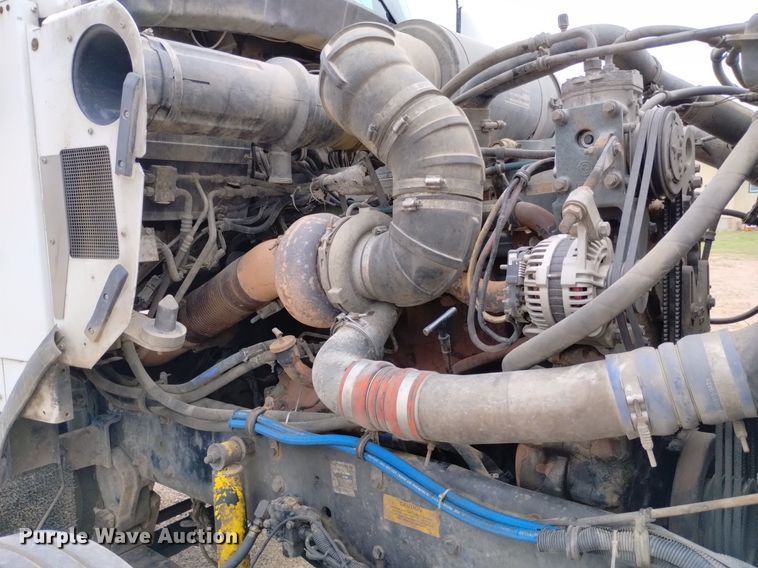 image for item DN6493 1999 Kenworth T800  semi truck