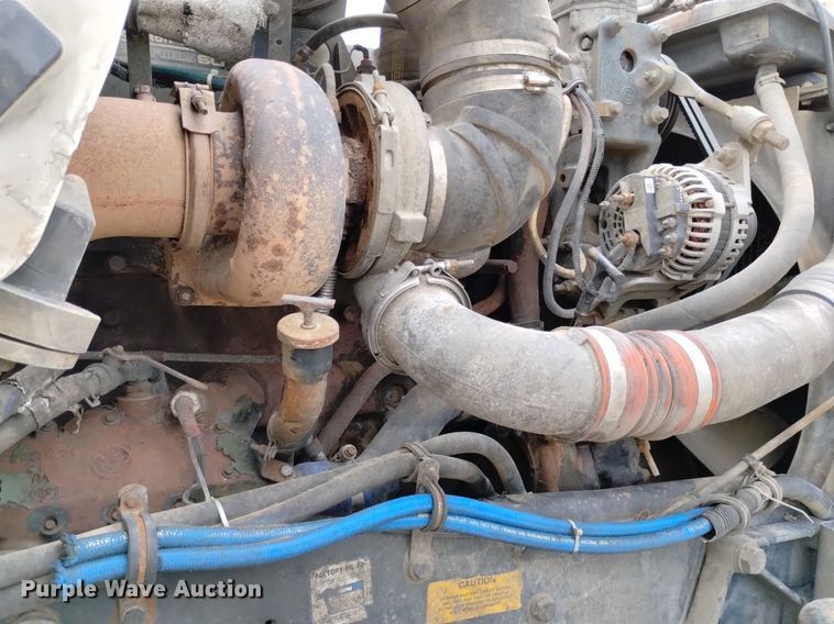 image for item DN6493 1999 Kenworth T800  semi truck