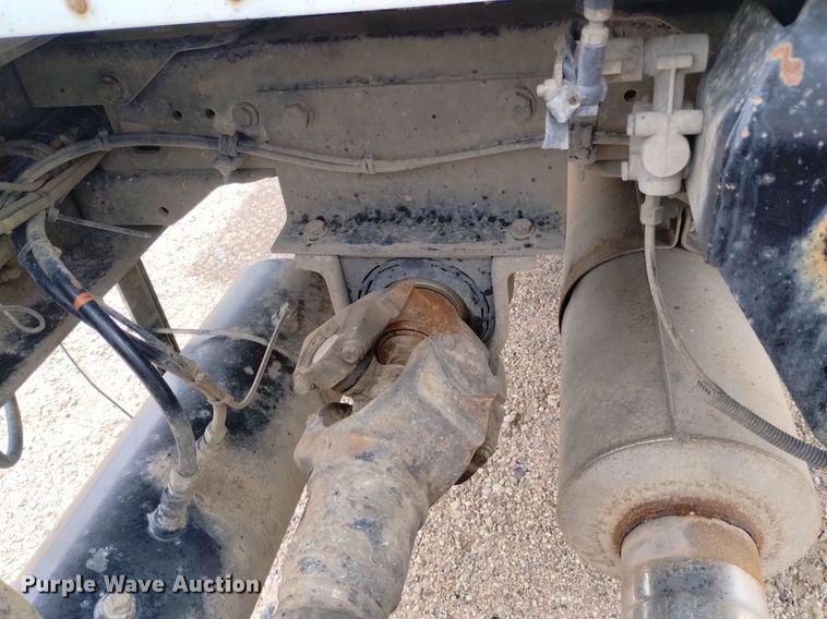 image for item DN6493 1999 Kenworth T800  semi truck