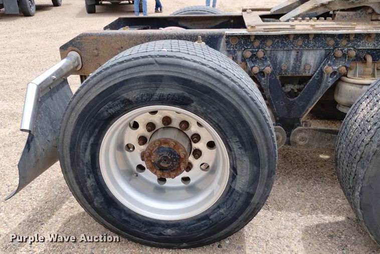 image for item DN6493 1999 Kenworth T800  semi truck