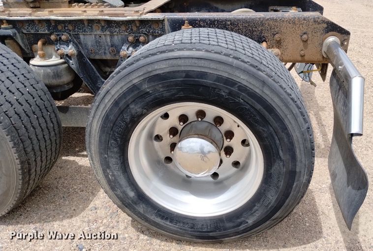 image for item DN6493 1999 Kenworth T800  semi truck