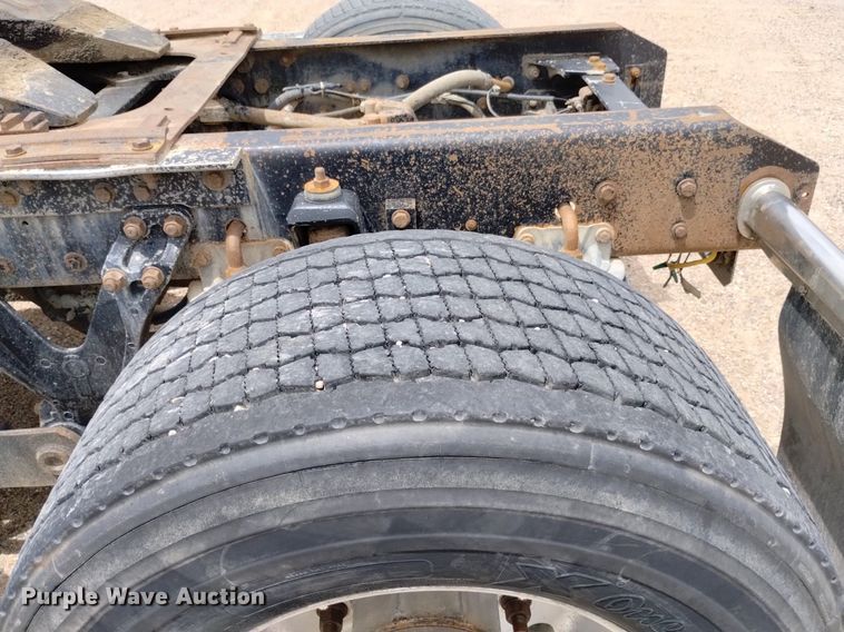 image for item DN6493 1999 Kenworth T800  semi truck