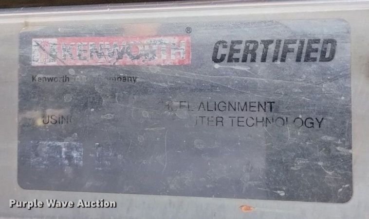 image for item DN6493 1999 Kenworth T800  semi truck