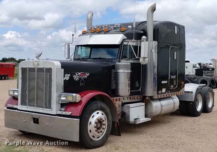 image for item DN6494 2003 Peterbilt 379  semi truck