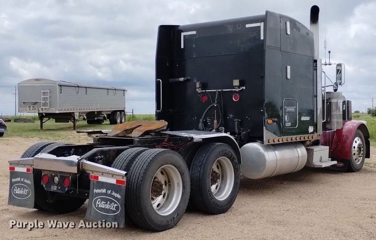 image for item DN6494 2003 Peterbilt 379  semi truck