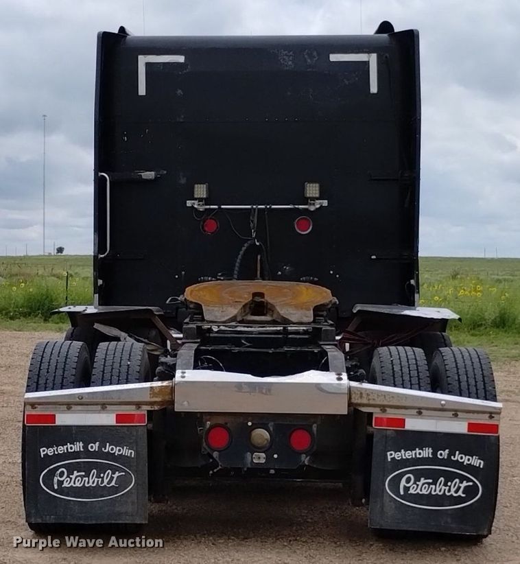 image for item DN6494 2003 Peterbilt 379  semi truck