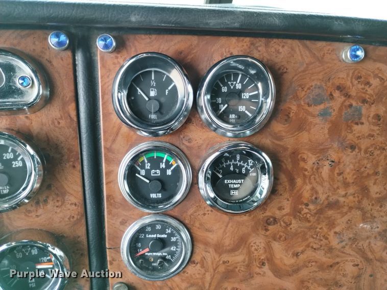 image for item DN6494 2003 Peterbilt 379  semi truck