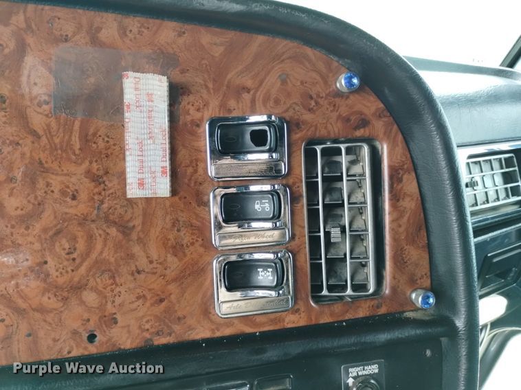 image for item DN6494 2003 Peterbilt 379  semi truck