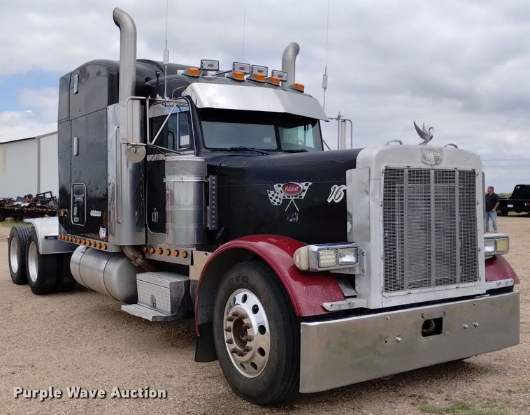 image for item DN6494 2003 Peterbilt 379  semi truck