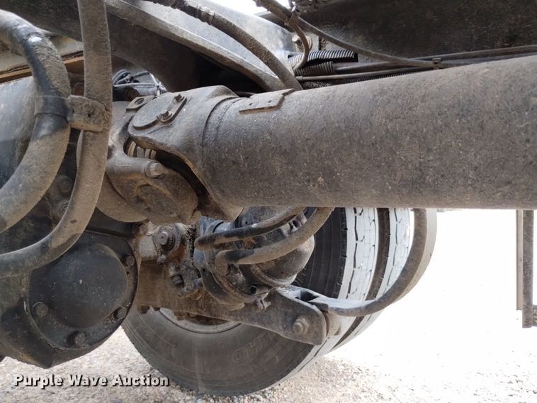 image for item DN6494 2003 Peterbilt 379  semi truck