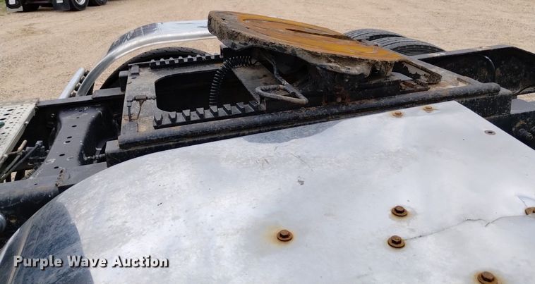 image for item DN6494 2003 Peterbilt 379  semi truck