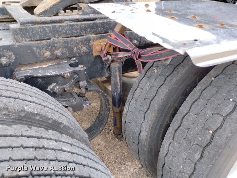 image for item DN6494 2003 Peterbilt 379  semi truck