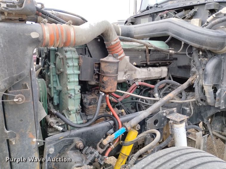 image for item DN6494 2003 Peterbilt 379  semi truck