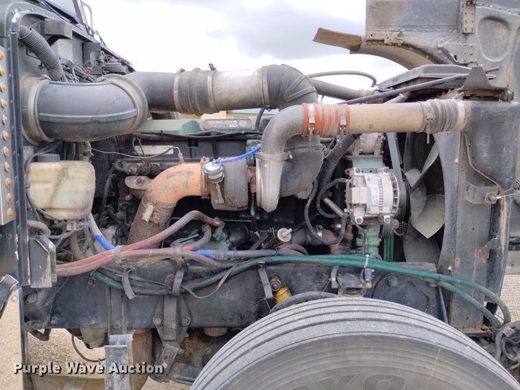 image for item DN6494 2003 Peterbilt 379  semi truck