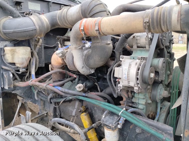 image for item DN6494 2003 Peterbilt 379  semi truck