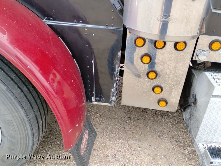 image for item DN6494 2003 Peterbilt 379  semi truck