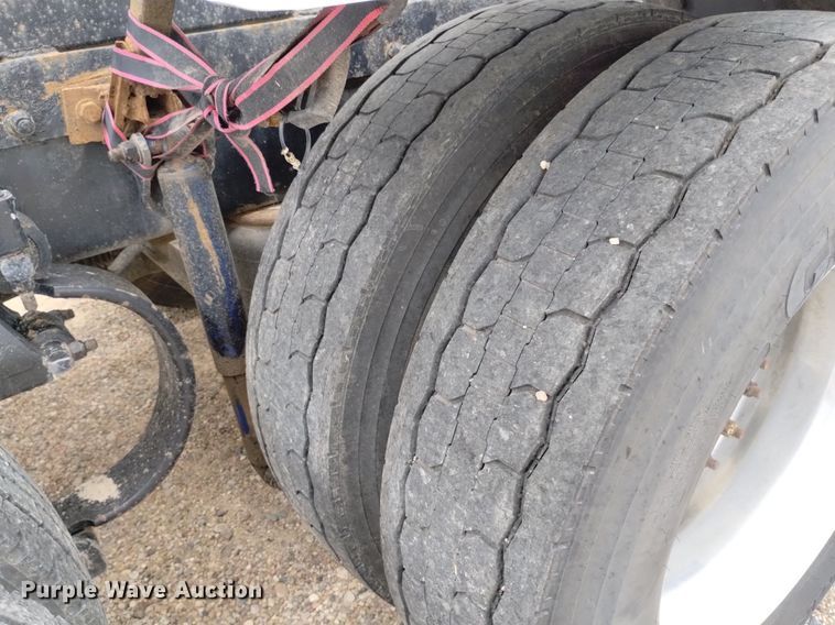 image for item DN6494 2003 Peterbilt 379  semi truck