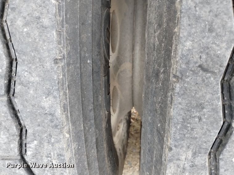 image for item DN6494 2003 Peterbilt 379  semi truck