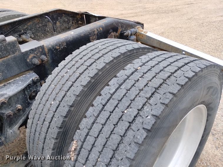 image for item DN6494 2003 Peterbilt 379  semi truck