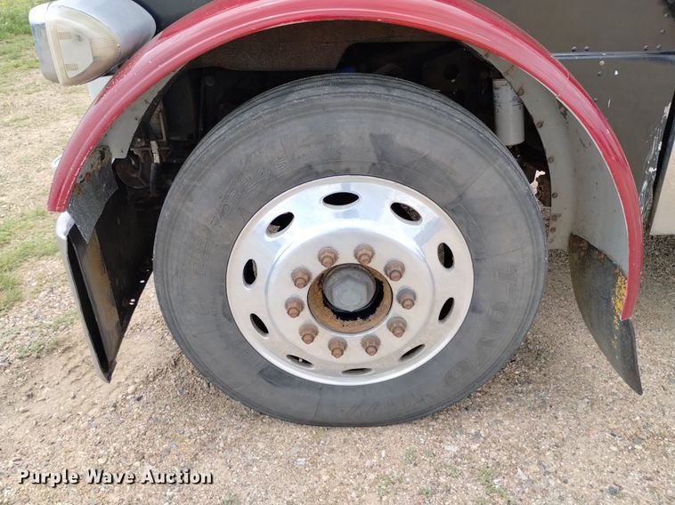 image for item DN6494 2003 Peterbilt 379  semi truck