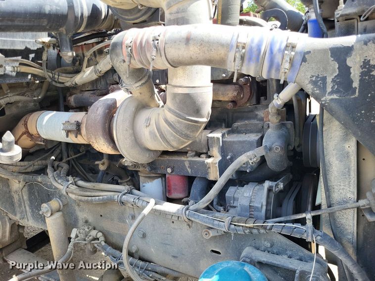 image for item DO3666 1999 Kenworth T800  semi truck