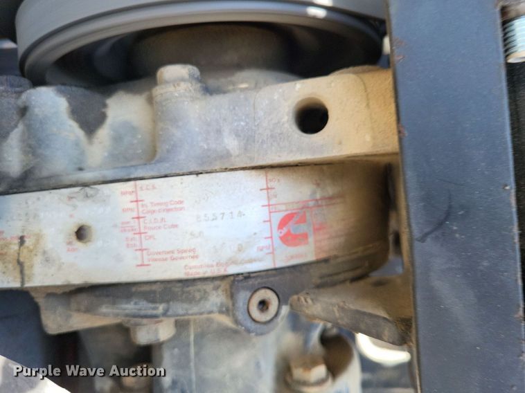 image for item DO3666 1999 Kenworth T800  semi truck