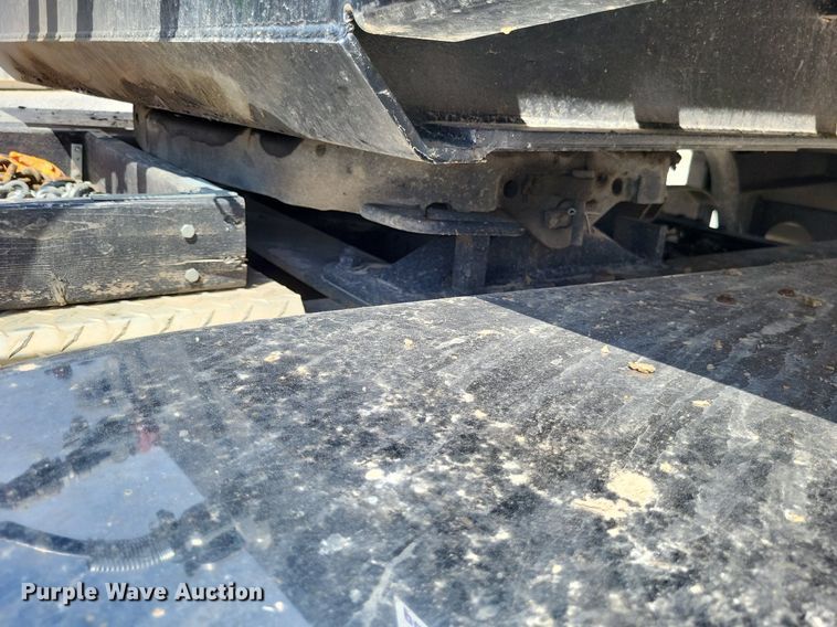 image for item DO3666 1999 Kenworth T800  semi truck