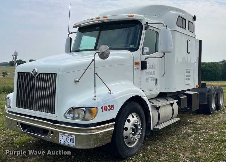 image for item DP0502 2007 International 9200i  semi truck