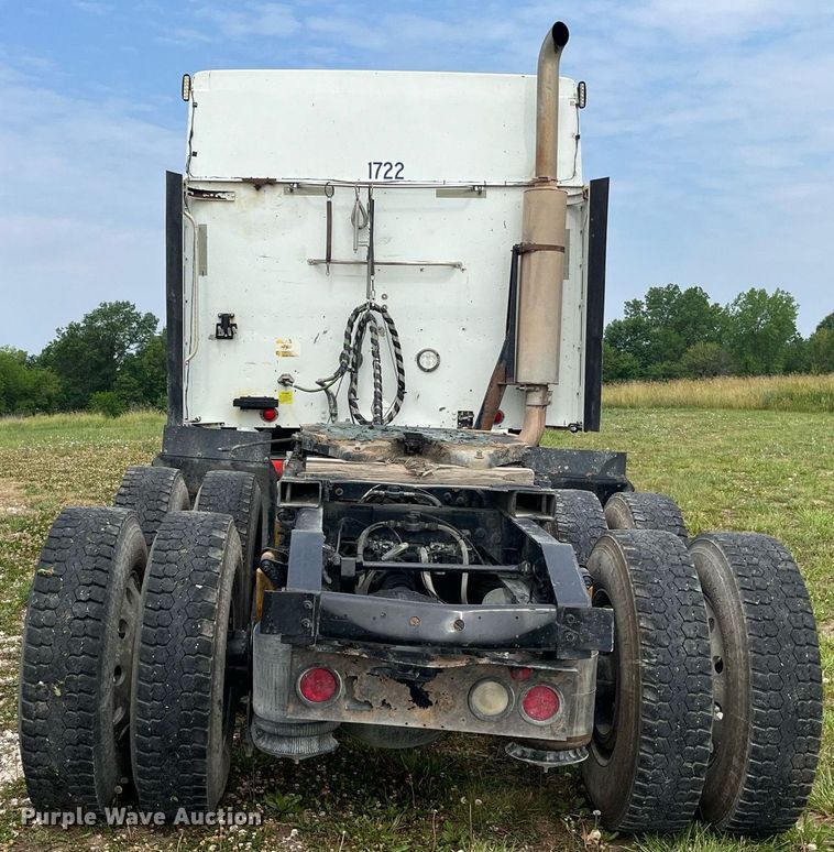 image for item DP0502 2007 International 9200i  semi truck